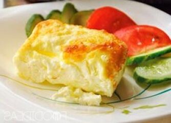 omelette with vegetables for a keto diet