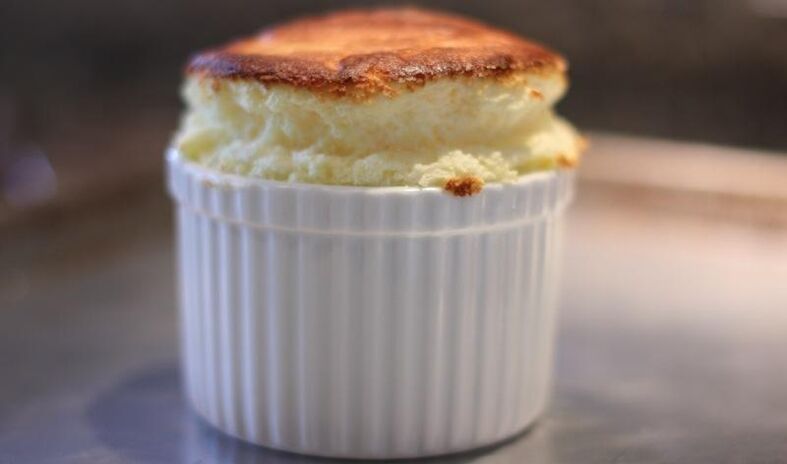 Souffle from cottage cheese and apples - a dessert in a diet with pancreatitis