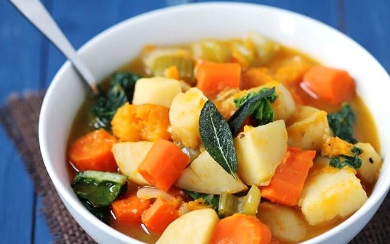 Vegetable stew is a simple and healthy dish on the menu of people with pancreatitis